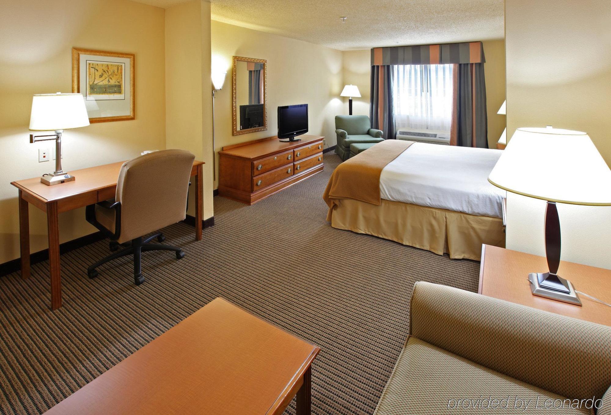 Holiday Inn Express & Suites Magnolia-Lake Columbia Phòng bức ảnh